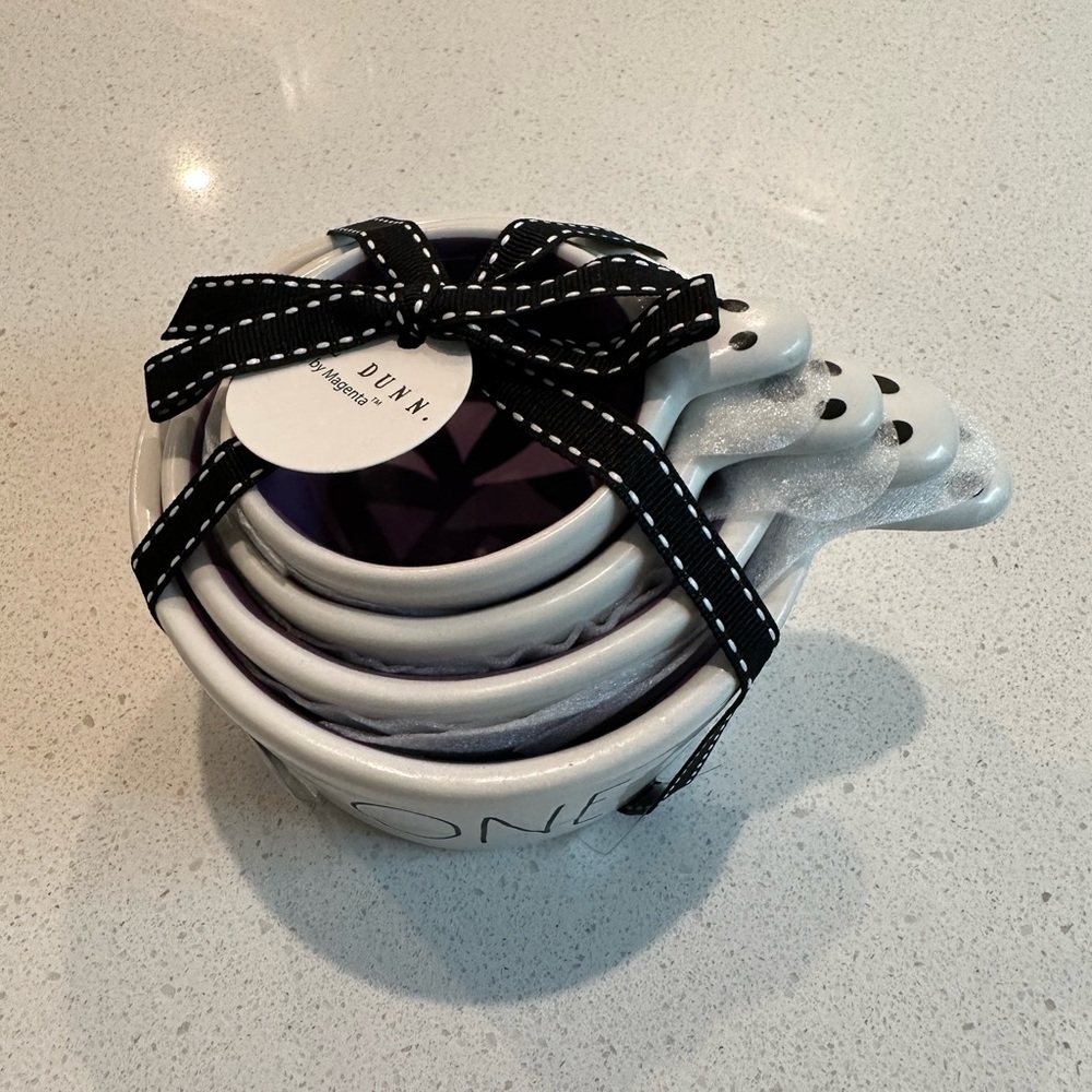 New Rae Dunn ghost measuring cups - Picture 2 of 2